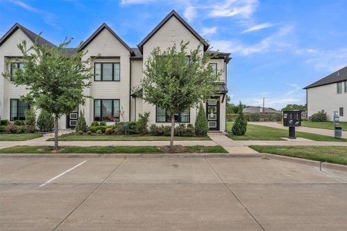 7549 Reis Ln, North Richland Hills, TX, 76182-1918 | Card Image