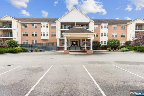 401 Dercole Ct, Norwood, NJ, 07648-1561 | Card Image