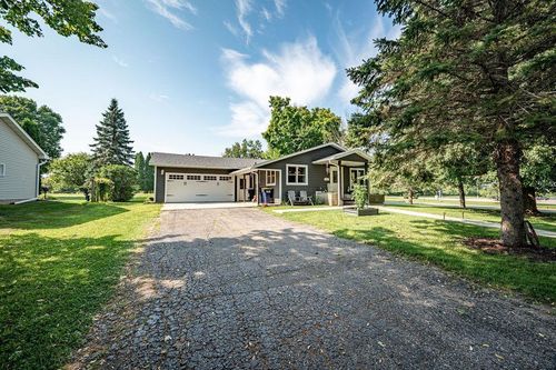 195 W Humble Ave, Ellsworth, WI, 54011-9124 | Card Image