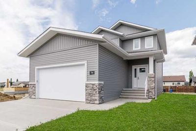 74 Palmer Cir, House other with 3 bedrooms, 2 bathrooms and 4 parking in Blackfalds AB | Image 1