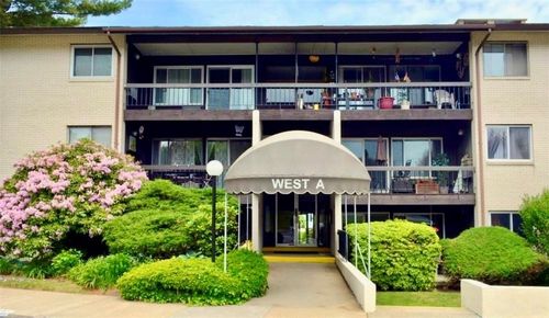 apt-wa11-400 Narragansett Pkwy, Warwick, RI, 02888-4553 | Card Image