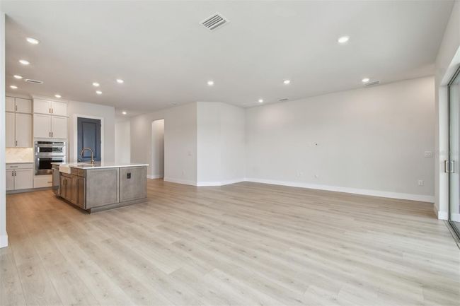 Family Room | Image 16