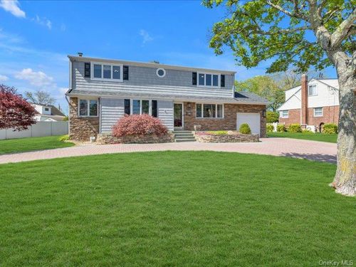 92 Elberta Dr, East Northport, NY, 11731-5707 | Card Image