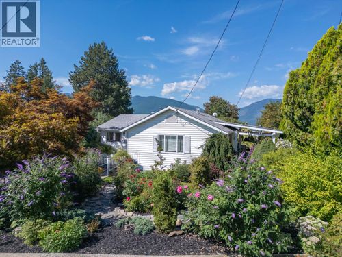 511 10 Ave S, Creston, BC, V0B1G3 | Card Image