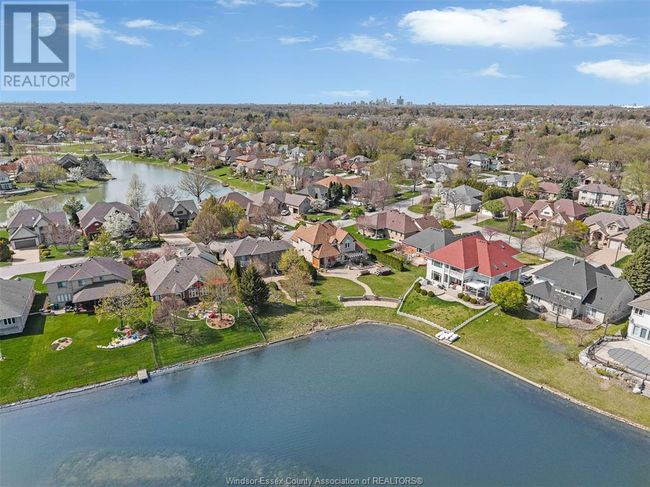 4520 Centre Lake Dr, House other with 5 bedrooms, 4 bathrooms and null parking in Windsor ON | Image 46