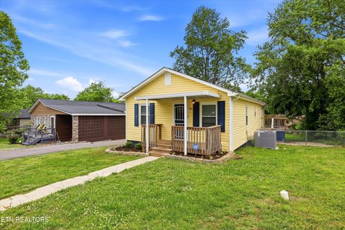 282 W Newton St, Alcoa, TN, 37701-2224 | Card Image