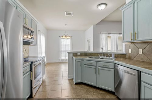 21198 Beau Chateau Blvd, Ponchatoula, LA, 70454-5609 | Card Image