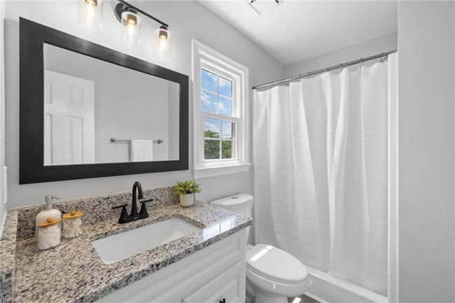 Primary Bathroom | Image 27