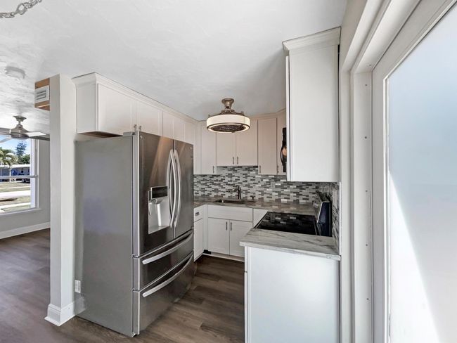 11812 Balsam Dr, House other with 3 bedrooms, 2 bathrooms and null parking in Royal Palm Beach FL | Image 6
