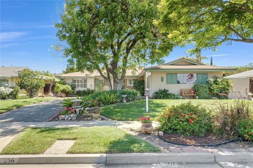256 E Monterey Rd, Corona, CA, 92879-2834 | Card Image
