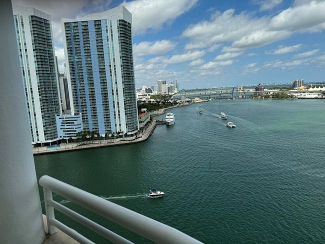 APT-1912 - 888 Brickell Key Dr, Condo with 2 bedrooms, 3 bathrooms and null parking in Miami FL | Image 7