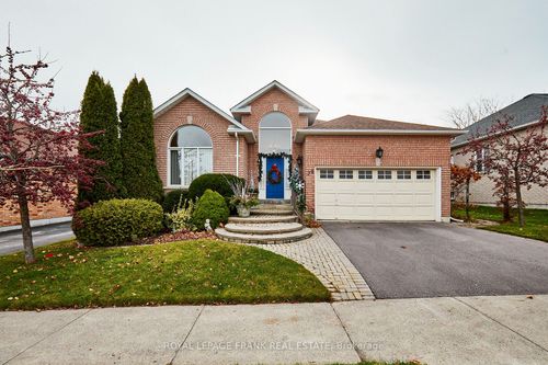 78 Country Estates Dr, Port Perry, ON, L9L1S2 | Card Image