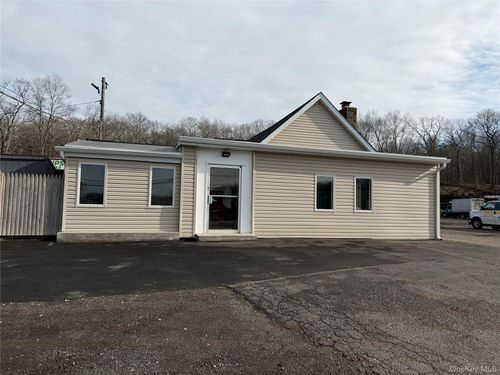 111 Rocky Point Rd, Middle Island, NY, 11953-1222 | Card Image