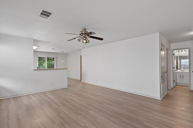 16225 Hamilton Point Cir, House other with 3 bedrooms, 2 bathrooms and 4 parking in Manor TX | Image 9