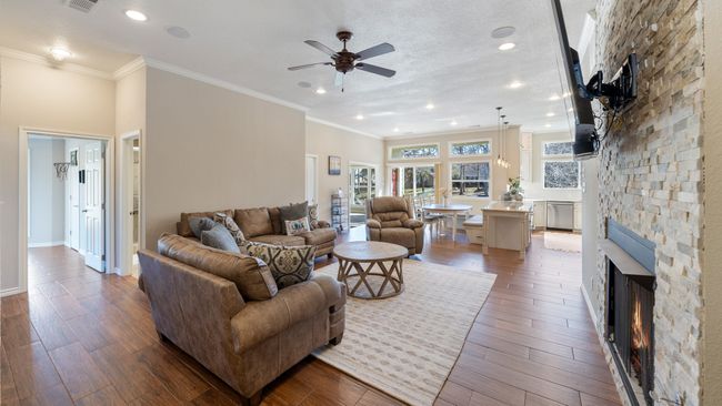 116 1 St Oak Dr, House other with 3 bedrooms, 2 bathrooms and null parking in Enchanted Oaks TX | Image 9
