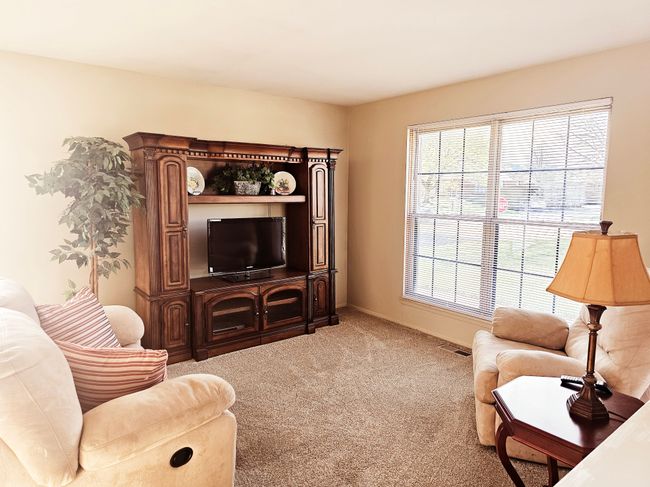 LIVING ROOM | Image 14