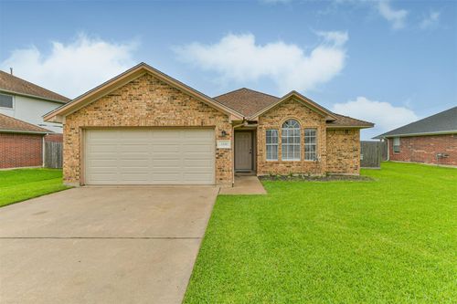 2436 Caroline St, Dickinson, TX, 77539-6035 | Card Image