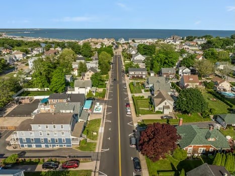 Narragansett Ave, Narragansett, RI 02882