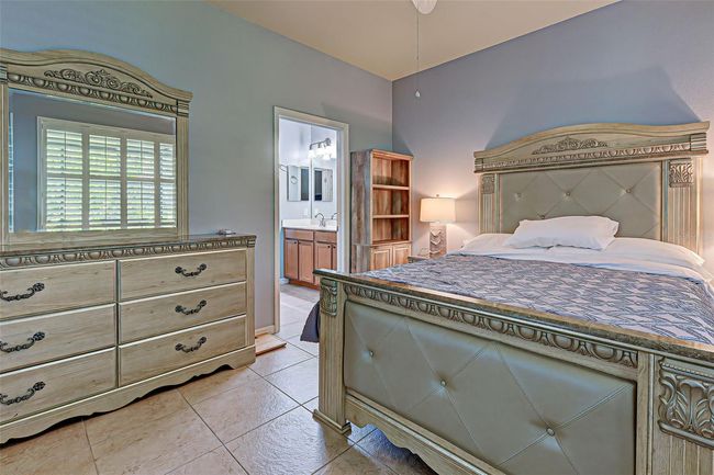 11815 Tempest Harbor Loop, House other with 3 bedrooms, 2 bathrooms and null parking in VENICE FL | Image 22