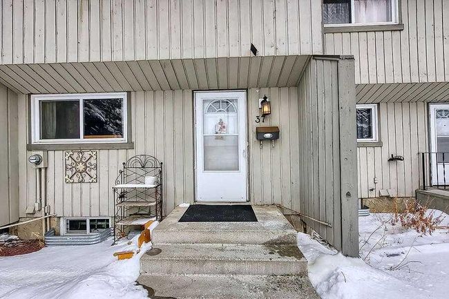 37 - 195 Manora Place Ne, Home with 3 bedrooms, 1 bathrooms and 2 parking in Calgary AB | Image 4