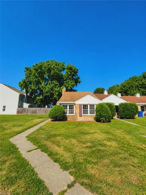 812 Tenure Lane, Virginia Beach, VA, 23462 | Card Image