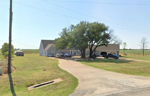 2002 Fm 369 S, Iowa Park, TX, 76367-7305 | Card Image