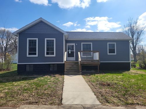 311 S Hickory St, Wenona, IL, 61377-9321 | Card Image