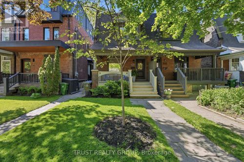 105 Pearson Avenue, Toronto (Roncesvalles), ON, M6R1G4 | Card Image