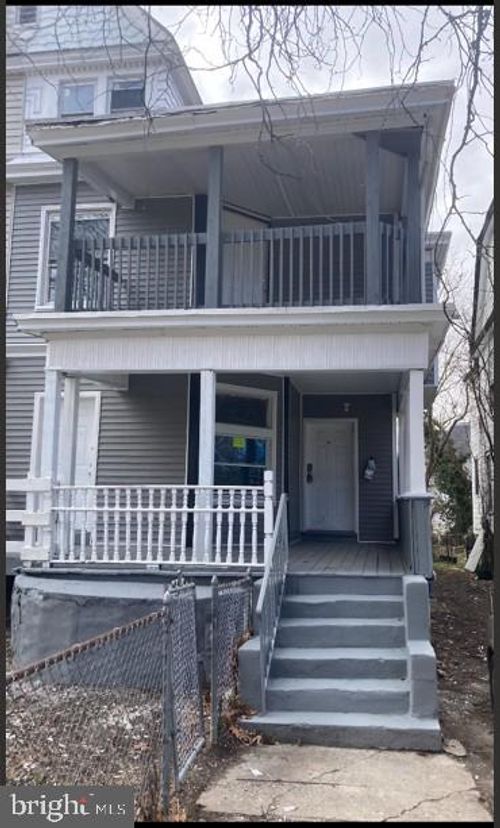 915 Edgewood Ave, Trenton, NJ, 08618-5303 | Card Image