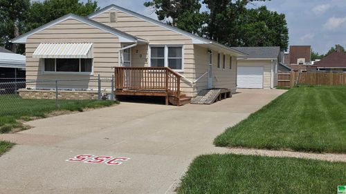209 E 23rd St, South Sioux City, NE, 68776-3003 | Card Image
