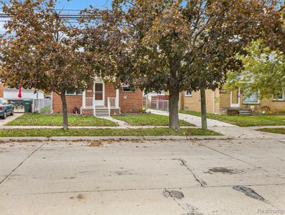 3141 Applewood Avenue, Home with 3 bedrooms, 2 bathrooms and null parking in Lincoln Park MI | Image 2