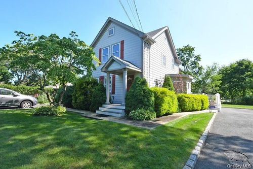 478 Marcy Ave, Riverhead, NY, 11901-2943 | Card Image