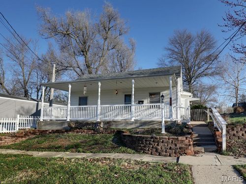 318 W New St, Palmyra, MO, 63461-1017 | Card Image