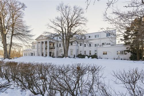 apt-6-553 Bellevue Ave, Newport, RI, 02840-4272 | Card Image