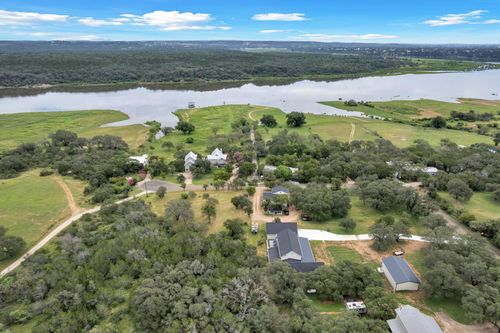 504 Lost Cove Dr, Spicewood, TX, 78669-4094 | Card Image