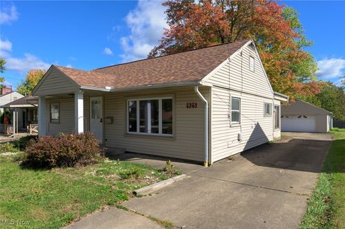 925 Ohio Ave, Mc Donald, OH, 44437-1728 | Card Image