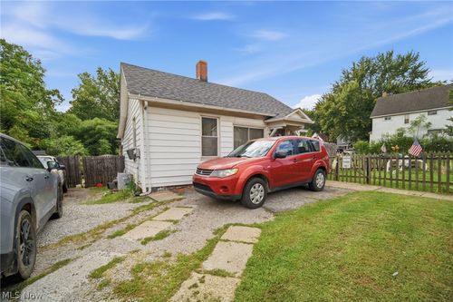 515 W River Rd N, Elyria, OH, 44035-4927 | Card Image