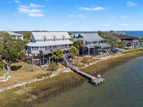 35 Lighthouse Pt, Crawfordville, FL, 32327-4709 | Card Image