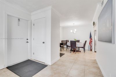 501 - 1811 Jefferson St, Condo with 2 bedrooms, 2 bathrooms and null parking in Hollywood FL | Image 3