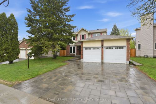 2133 Lenester Avenue, McKellar Heights - Glabar Park and Area, ON, K2A4A9 | Card Image