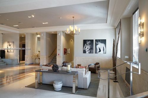 215-435 21st St, Miami Beach, FL, 33139-1704 | Card Image
