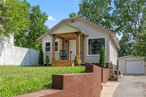 141 Parkdale Ave, Pontiac, MI, 48340-2549 | Card Image