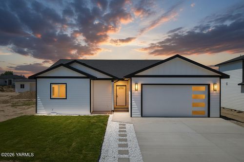 309 Olivia St, Sunnyside, WA, 98944-1537 | Card Image