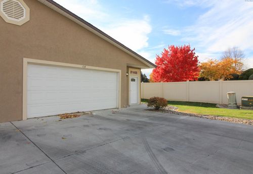 114 S Tweedt Pl, Kennewick, WA, 99336-4205 | Card Image