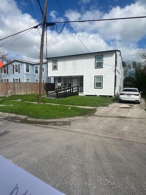 1626 18th St, Corpus Christi, TX, 78404-3414 | Card Image