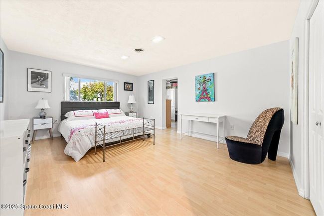 Bedroom 3 with En-Suite Bathroom & Walk in Closet | Image 40