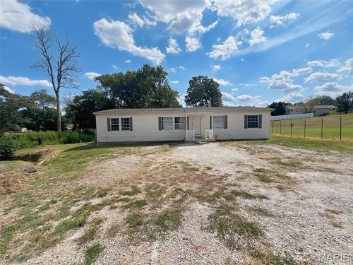 9 Corral Ln, Villa Ridge, MO, 63089-1902 | Card Image