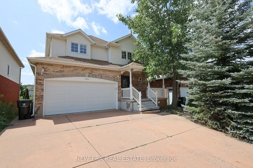 704 Brandenburg Blvd, Waterloo, ON, N2T2V4 | Card Image