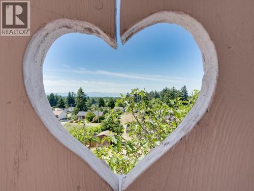 6421 Hillcrest Ave, Powell River, BC, V8A4Y5 | Card Image