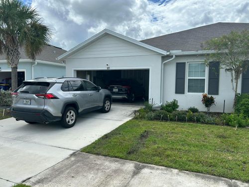825 Persimmon Pl, Fort Pierce, FL, 34981-5337 | Card Image